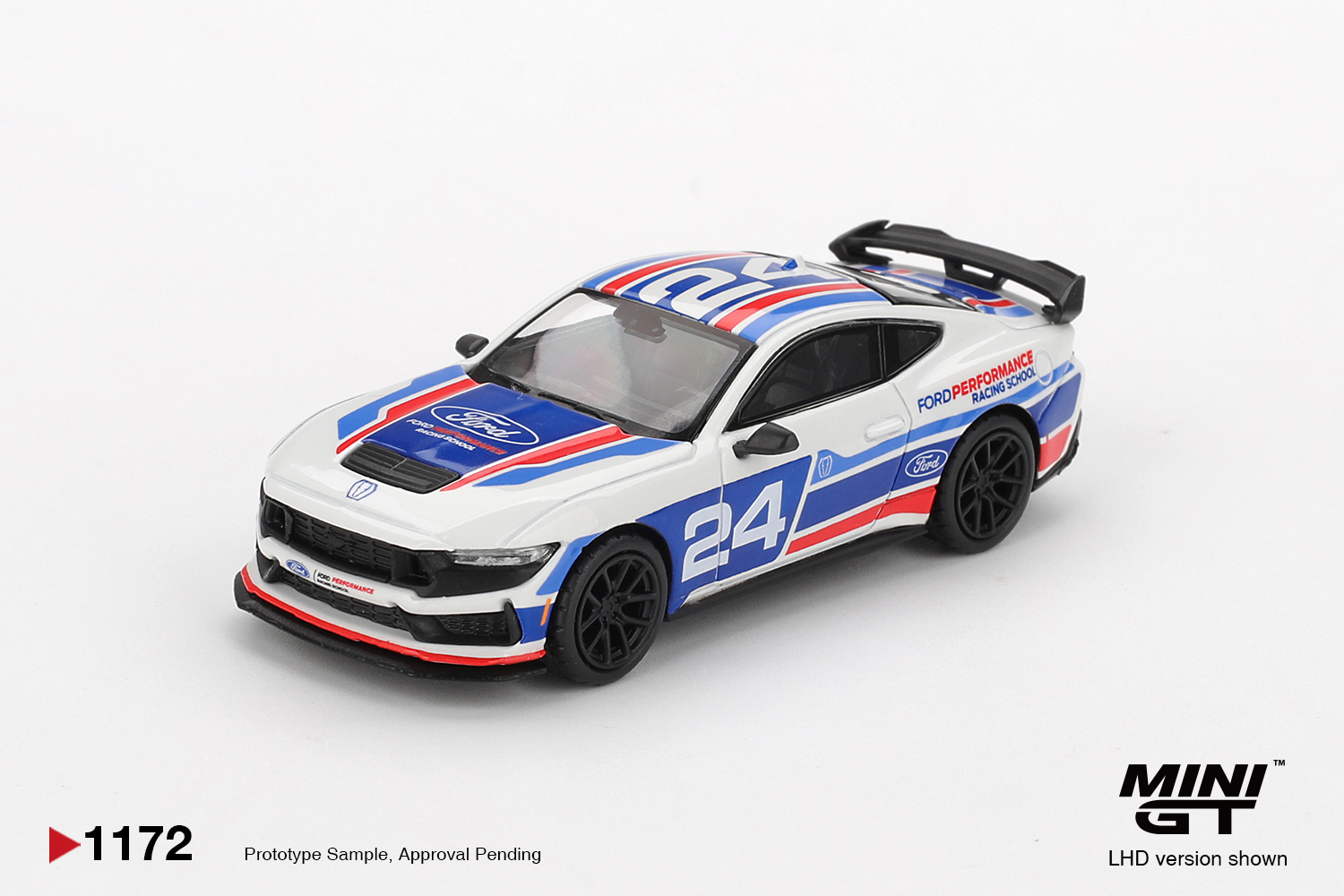 MGT01172-1 Machetă Mini GT Ford Mustang Dark Horse #24 Ford Performance Racing School MGT01172-L